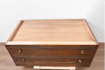 中古　松本民芸家具　天板リメイク　シックで品のある雰囲気が魅力的なローチェスト(ローボード、サイドチェスト、引き出し、衣装タンス、テレビ台)(R-084317)
