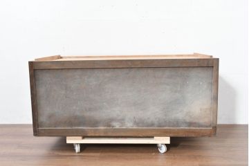 中古　松本民芸家具　天板リメイク　シックで品のある雰囲気が魅力的なローチェスト(ローボード、サイドチェスト、引き出し、衣装タンス、テレビ台)(R-084317)
