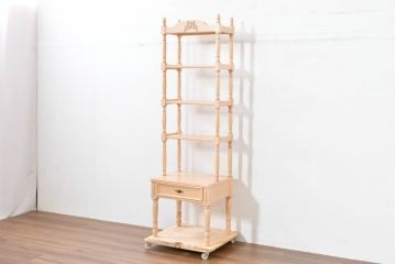 中古　希少な廃番品!!　IDC大塚家具取り扱い　Lynn Hollyn(リン ホーリン)　ヨーロピアンなデザインが可愛らしいトールシェルフ(オープンラック、オープンシェルフ、ディスプレイラック、陳列棚、飾り棚、ブックシェルフ)(R-084318)