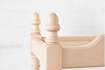 中古　希少な廃番品!!　IDC大塚家具取り扱い　Lynn Hollyn(リン ホーリン)　ヨーロピアンなデザインが可愛らしいトールシェルフ(オープンラック、オープンシェルフ、ディスプレイラック、陳列棚、飾り棚、ブックシェルフ)(R-084318)