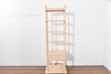 中古　希少な廃番品!!　IDC大塚家具取り扱い　Lynn Hollyn(リン ホーリン)　ヨーロピアンなデザインが可愛らしいトールシェルフ(オープンラック、オープンシェルフ、ディスプレイラック、陳列棚、飾り棚、ブックシェルフ)(R-084318)