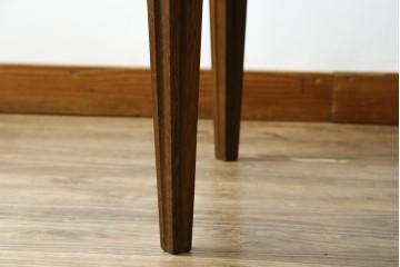 中古　カリモク家具(karimoku)　ドマーニ(domani)　クイーンズライフ(QUEENS LIFE)　クラシカルモダンな雰囲気漂うリビングテーブル　定価約17万円　(R-084319)