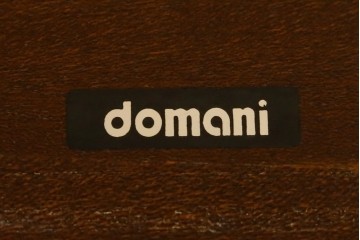 中古　カリモク家具(karimoku)　ドマーニ(domani)　クイーンズライフ(QUEENS LIFE)　クラシカルモダンな雰囲気漂うリビングテーブル　定価約17万円　(R-084319)