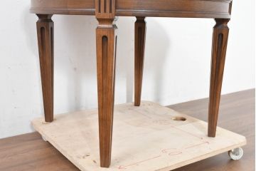 中古　カリモク家具(karimoku)　ドマーニ(domani)　クイーンズライフ(QUEENS LIFE)　クラシカルモダンな雰囲気漂うリビングテーブル(ローテーブル、センターテーブル、ラウンドテーブル、丸テーブル)(定価約17万円)(R-084319)