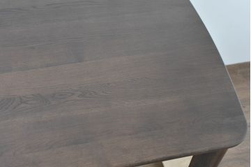 中古　美品　カリモク家具(karimoku)　DT8511　ナラ材　ナシンプルデザインでどんなインテリアにも馴染むダイニングテーブル(食卓、作業台、机、4人掛け、6人掛け)(定価約14万円)(R-084321)