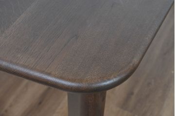 中古　美品　カリモク家具(karimoku)　DT8511　ナラ材　ナシンプルデザインでどんなインテリアにも馴染むダイニングテーブル(食卓、作業台、机、4人掛け、6人掛け)(定価約14万円)(R-084321)