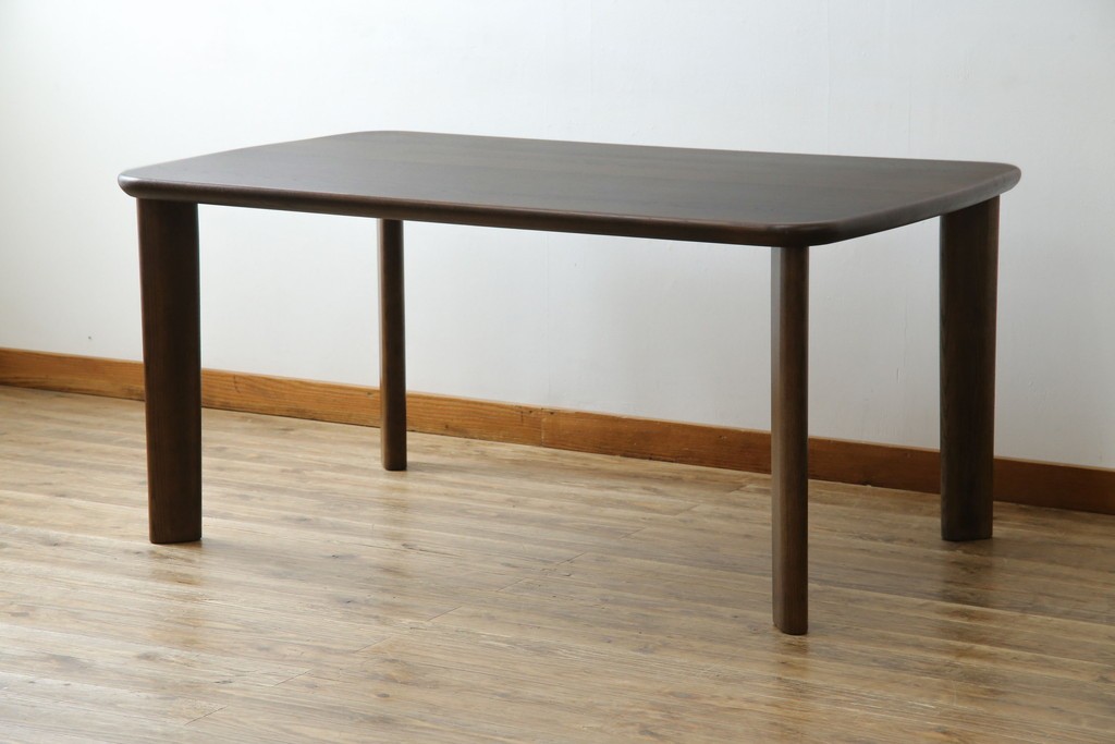 中古　美品　カリモク家具(karimoku)　DT8511　ナラ材　ナシンプルデザインでどんなインテリアにも馴染むダイニングテーブル　定価約14万円相当　(R-084321)