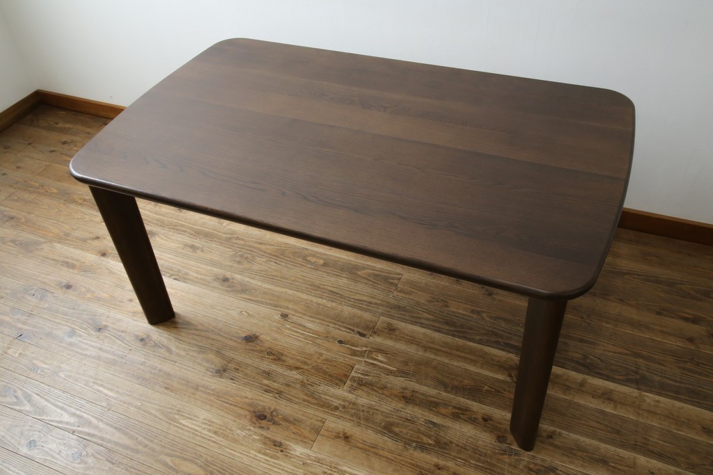 中古　美品　カリモク家具(karimoku)　DT8511　ナラ材　ナシンプルデザインでどんなインテリアにも馴染むダイニングテーブル　定価約14万円相当　(R-084321)