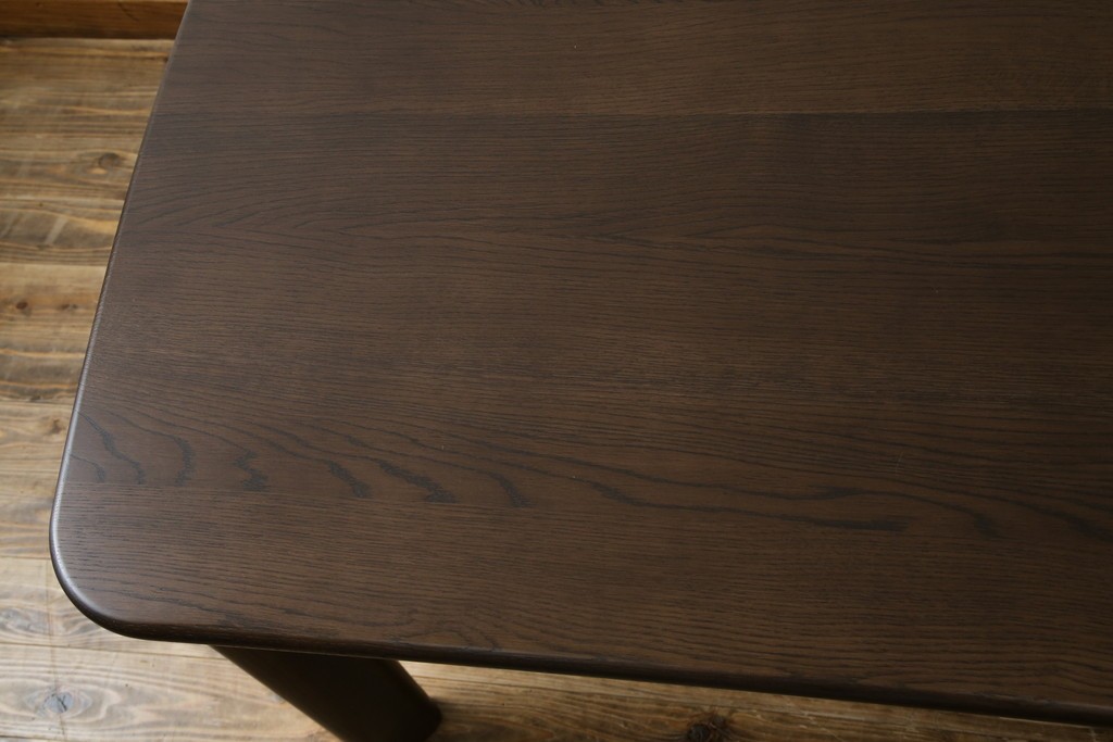 中古　美品　カリモク家具(karimoku)　DT8511　ナラ材　ナシンプルデザインでどんなインテリアにも馴染むダイニングテーブル　定価約14万円相当　(R-084321)