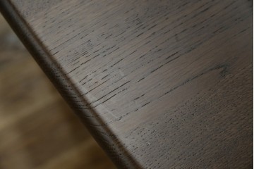 中古　美品　カリモク家具(karimoku)　DT8511　ナラ材　ナシンプルデザインでどんなインテリアにも馴染むダイニングテーブル　定価約14万円相当　(R-084321)