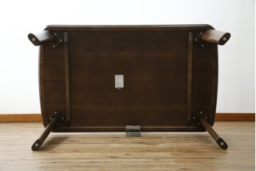 中古　美品　カリモク家具(karimoku)　DT8511　ナラ材　ナシンプルデザインでどんなインテリアにも馴染むダイニングテーブル　定価約14万円相当　(R-084321)