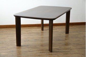 中古　美品　カリモク家具(karimoku)　DT8511　ナラ材　ナシンプルデザインでどんなインテリアにも馴染むダイニングテーブル　定価約14万円相当　(R-084321)