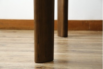 中古　美品　カリモク家具(karimoku)　DT8511　ナラ材　ナシンプルデザインでどんなインテリアにも馴染むダイニングテーブル　定価約14万円相当　(R-084321)