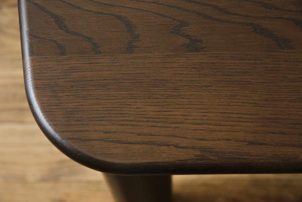 中古　美品　カリモク家具(karimoku)　DT8511　ナラ材　ナシンプルデザインでどんなインテリアにも馴染むダイニングテーブル　定価約14万円相当　(R-084321)