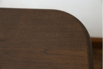 中古　美品　カリモク家具(karimoku)　DT8511　ナラ材　ナシンプルデザインでどんなインテリアにも馴染むダイニングテーブル　定価約14万円相当　(R-084321)