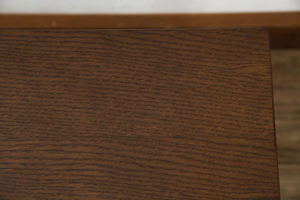 中古　美品　カリモク家具(karimoku)　ナラ材　チュラルで落ち着いた空間を演出するシンプルなローテーブル　(R-084322)