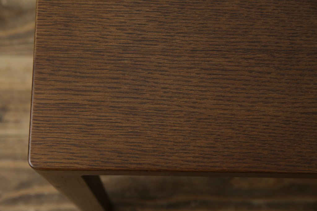 中古　美品　カリモク家具(karimoku)　ナラ材　チュラルで落ち着いた空間を演出するシンプルなローテーブル　(R-084322)