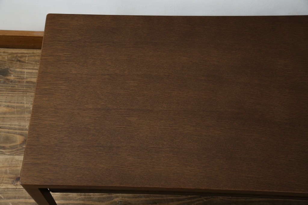 中古　美品　カリモク家具(karimoku)　ナラ材　チュラルで落ち着いた空間を演出するシンプルなローテーブル　(R-084322)