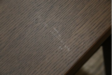 中古　美品　カリモク家具(karimoku)　ナラ材　チュラルで落ち着いた空間を演出するシンプルなローテーブル　(R-084322)