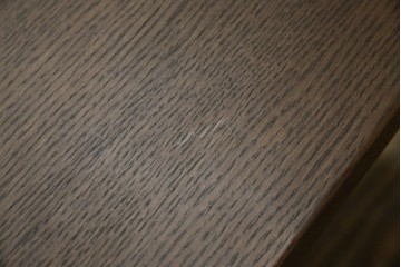 中古　美品　カリモク家具(karimoku)　ナラ材　チュラルで落ち着いた空間を演出するシンプルなローテーブル　(R-084322)