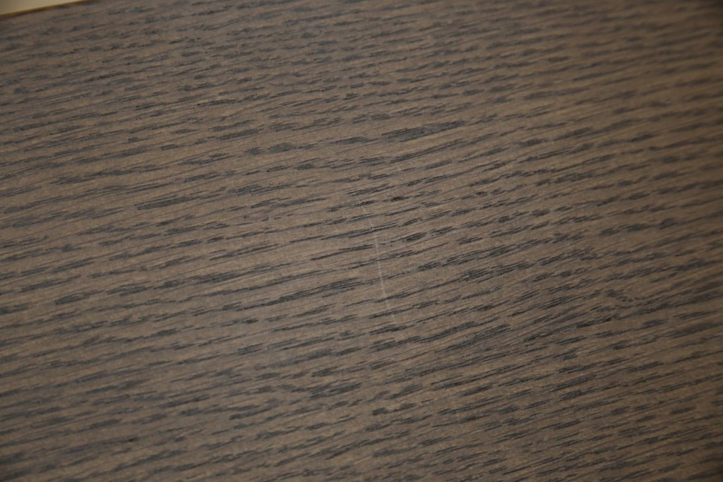 中古　美品　カリモク家具(karimoku)　ナラ材　チュラルで落ち着いた空間を演出するシンプルなローテーブル　(R-084322)