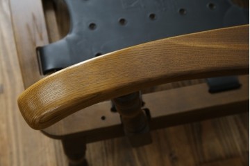 中古　超美品　展示品　使用感ほぼなし　飛騨産業　キツツキ　穂高シリーズ　美しい花柄が際立つ2人掛けソファ　定価約24万円　(R-084324)