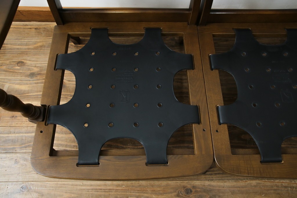 中古　超美品　展示品　使用感ほぼなし　飛騨産業　キツツキ　穂高シリーズ　美しい花柄が際立つ2人掛けソファ　定価約24万円　(R-084324)