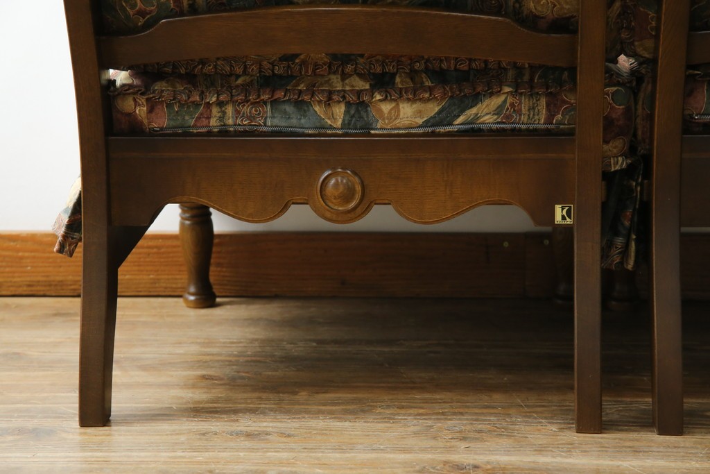 中古　超美品　展示品　使用感ほぼなし　飛騨産業　キツツキ　穂高シリーズ　美しい花柄が際立つ2人掛けソファ　定価約24万円　(R-084324)