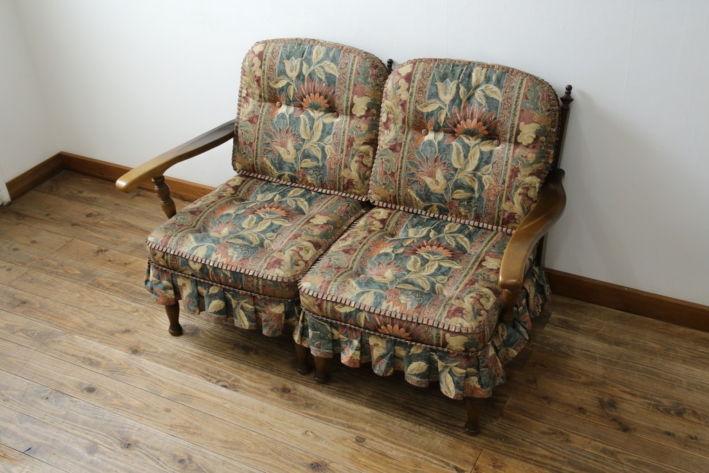 中古　超美品　展示品　使用感ほぼなし　飛騨産業　キツツキ　穂高シリーズ　美しい花柄が際立つ2人掛けソファ　定価約24万円　(R-084324)