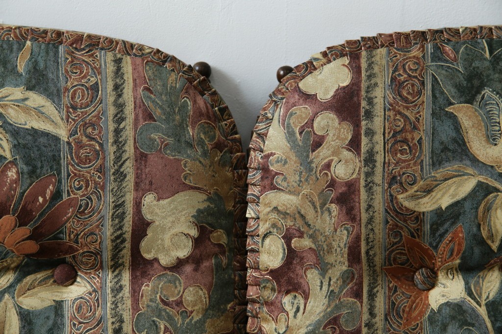 中古　超美品　展示品　使用感ほぼなし　飛騨産業　キツツキ　穂高シリーズ　美しい花柄が際立つ2人掛けソファ　定価約24万円　(R-084324)