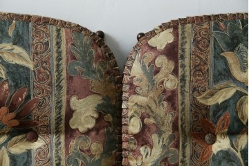 中古　超美品　展示品　使用感ほぼなし　飛騨産業　キツツキ　穂高シリーズ　美しい花柄が際立つ2人掛けソファ　定価約24万円　(R-084324)