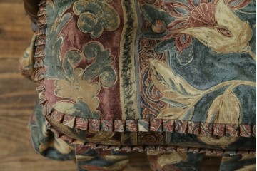 中古　超美品　展示品　使用感ほぼなし　飛騨産業　キツツキ　穂高シリーズ　美しい花柄が際立つ2人掛けソファ　定価約24万円　(R-084324)