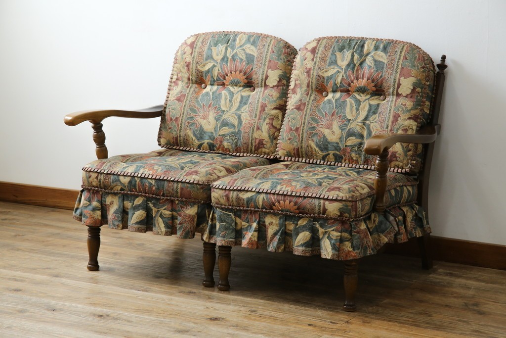 中古　超美品　展示品　使用感ほぼなし　飛騨産業　キツツキ　穂高シリーズ　美しい花柄が際立つ2人掛けソファ　定価約24万円　(R-084324)