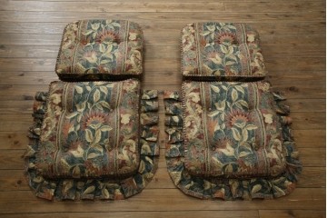 中古　超美品　展示品　使用感ほぼなし　飛騨産業　キツツキ　穂高シリーズ　美しい花柄が際立つ2人掛けソファ　定価約24万円　(R-084324)