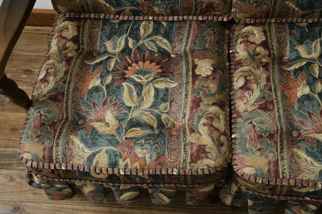 中古　超美品　展示品　使用感ほぼなし　飛騨産業　キツツキ　穂高シリーズ　美しい花柄が際立つ2人掛けソファ　定価約24万円　(R-084324)