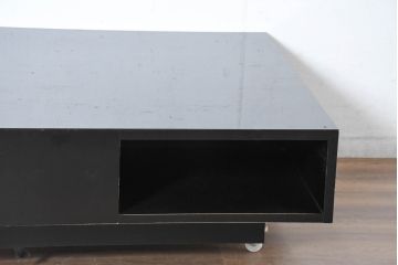 中古　美品　IDC大塚家具　リカルド 115　シンプルながらも洗練されたデザインがモダンな印象を与えるセンターテーブル(ローテーブル、リビングテーブル、座卓)(定価約20万円)(R-084325)