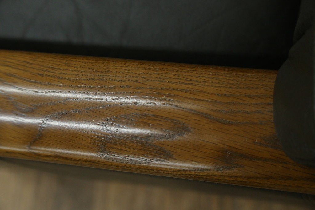 中古　カリモク家具(karimoku)　WSシリーズ　コンパクトサイズ　本革(レザー)　重厚感と快適さを兼ね備えた一人掛けソファ　定価12万円　(R-084326)