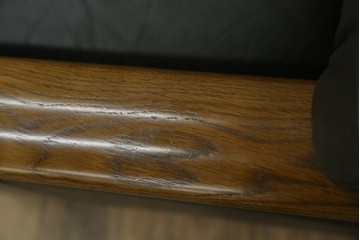 中古　カリモク家具(karimoku)　WSシリーズ　コンパクトサイズ　本革(レザー)　重厚感と快適さを兼ね備えた一人掛けソファ　定価12万円　(R-084326)