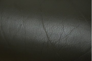 中古　カリモク家具(karimoku)　WSシリーズ　コンパクトサイズ　本革(レザー)　重厚感と快適さを兼ね備えた一人掛けソファ　定価12万円　(R-084326)
