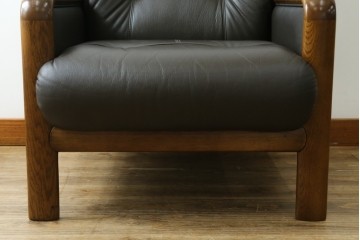 中古　カリモク家具(karimoku)　WSシリーズ　コンパクトサイズ　本革(レザー)　重厚感と快適さを兼ね備えた一人掛けソファ　定価12万円　(R-084326)