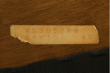 中古　カリモク家具(karimoku)　WSシリーズ　コンパクトサイズ　本革(レザー)　重厚感と快適さを兼ね備えた一人掛けソファ　定価12万円　(R-084326)