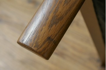 中古　カリモク家具(karimoku)　WSシリーズ　コンパクトサイズ　本革(レザー)　重厚感と快適さを兼ね備えた一人掛けソファ　定価12万円　(R-084326)
