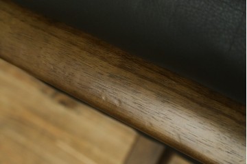中古　カリモク家具(karimoku)　WSシリーズ　コンパクトサイズ　本革(レザー)　重厚感と快適さを兼ね備えた一人掛けソファ　定価12万円　(R-084326)