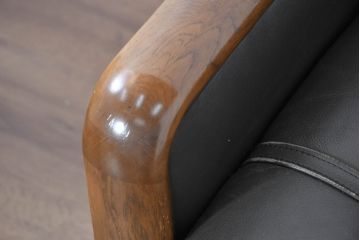 中古　カリモク家具(karimoku)　WSシリーズ　コンパクトサイズ　本革(レザー)　重厚感と快適さを兼ね備えた一人掛けソファ2脚セット(アームチェア、アームソファ、一人掛けソファ、1Pソファ、1P、バラ売り可能)(定価約24万円)(R-084326)