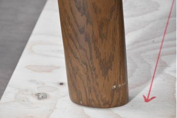 中古　カリモク家具(karimoku)　WSシリーズ　コンパクトサイズ　本革(レザー)　重厚感と快適さを兼ね備えた一人掛けソファ2脚セット(アームチェア、アームソファ、一人掛けソファ、1Pソファ、1P、バラ売り可能)(定価約24万円)(R-084326)