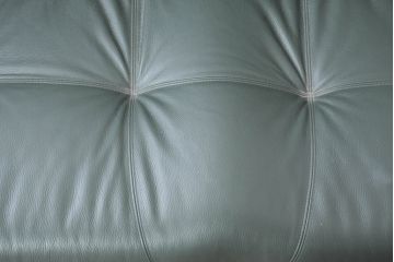 中古　美品!!　浜本工芸　ロングセラー　ベストセラーモデル　1800　くつろぎの時間におすすめ!どっしりとした存在感のある2人掛けレザーソファ(2P、本革、2人掛けソファ、二人掛け、ラブソファ)(定価約21万円)(R-084327)