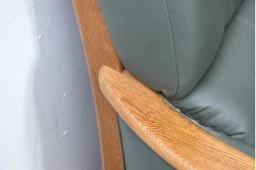 中古　美品!!　浜本工芸　ロングセラー　ベストセラーモデル　1800　くつろぎの時間におすすめ!どっしりとした存在感のある2人掛けレザーソファ(2P、本革、2人掛けソファ、二人掛け、ラブソファ)(定価約21万円)(R-084327)