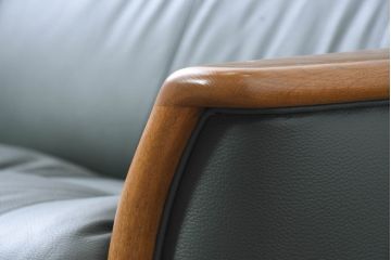 中古　美品!!　浜本工芸　ロングセラー　ベストセラーモデル　1800　くつろぎの時間におすすめ!どっしりとした存在感のある2人掛けレザーソファ(2P、本革、2人掛けソファ、二人掛け、ラブソファ)(定価約21万円)(R-084327)