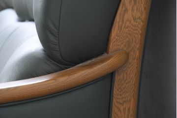 中古　美品!!　浜本工芸　ロングセラー　ベストセラーモデル　1800　くつろぎの時間におすすめ!どっしりとした存在感のある2人掛けレザーソファ(2P、本革、2人掛けソファ、二人掛け、ラブソファ)(定価約21万円)(R-084327)