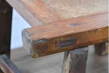 ジャンク品　中国アンティーク　民芸の趣　籐座面　二本縦桟のハイバックチャイナチェア　(R-084329)